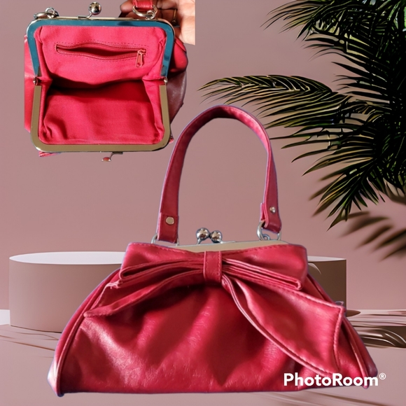 Vintage Red Soft Leather Classic Purse - Picture 2 of 6